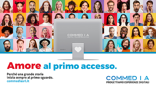computer davanti ad un collage di busti persone