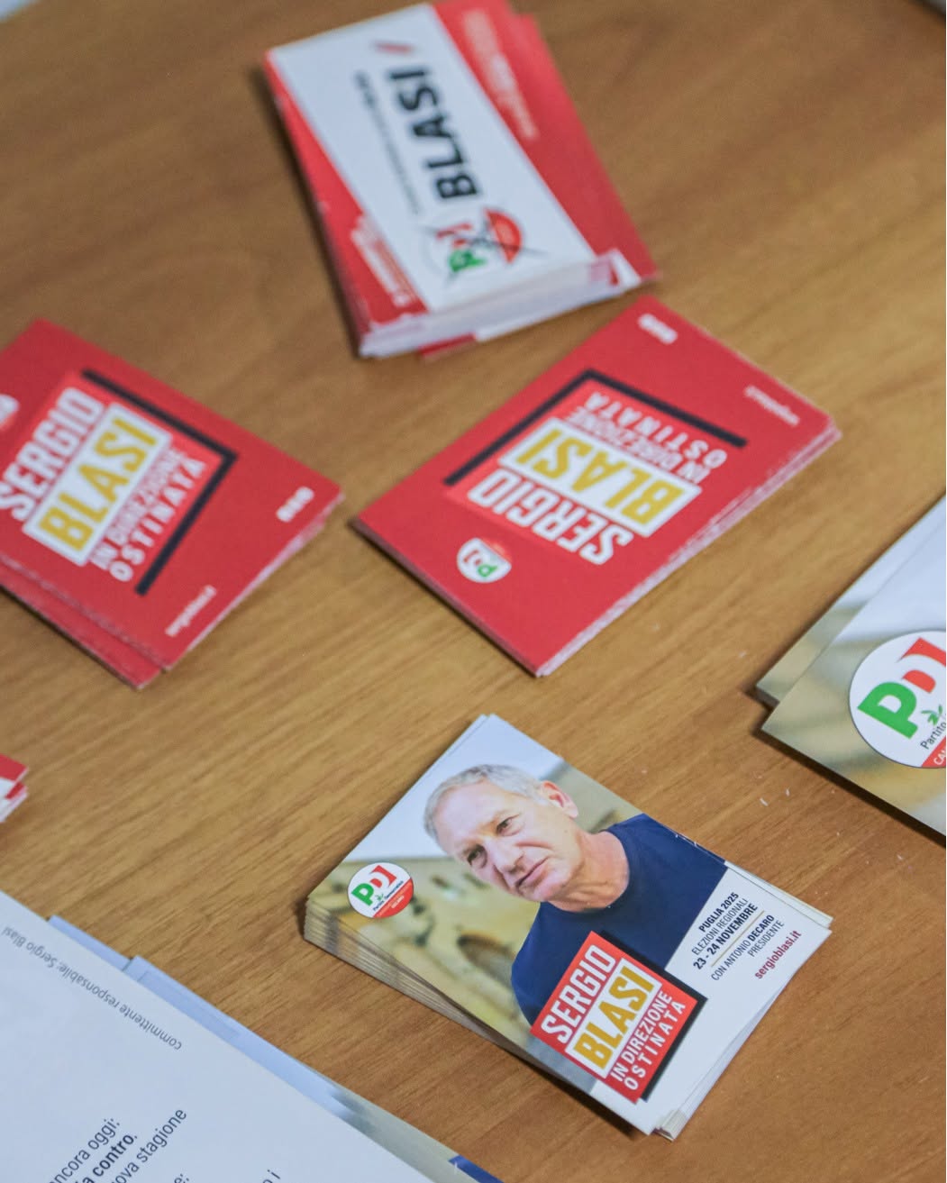 Foto di Santini per la campagna elettorale di Blasi