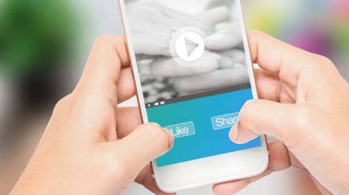 Foto di uno smartphone con app di editing video