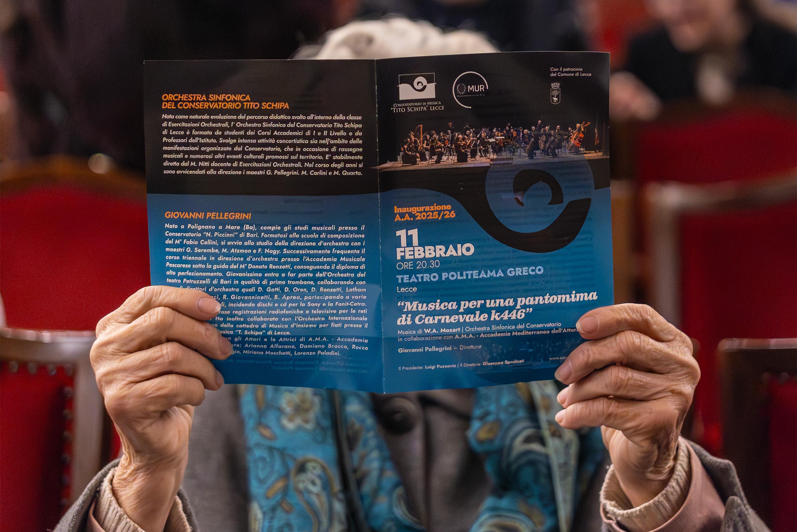 foto-evento-brochure-in-mano
