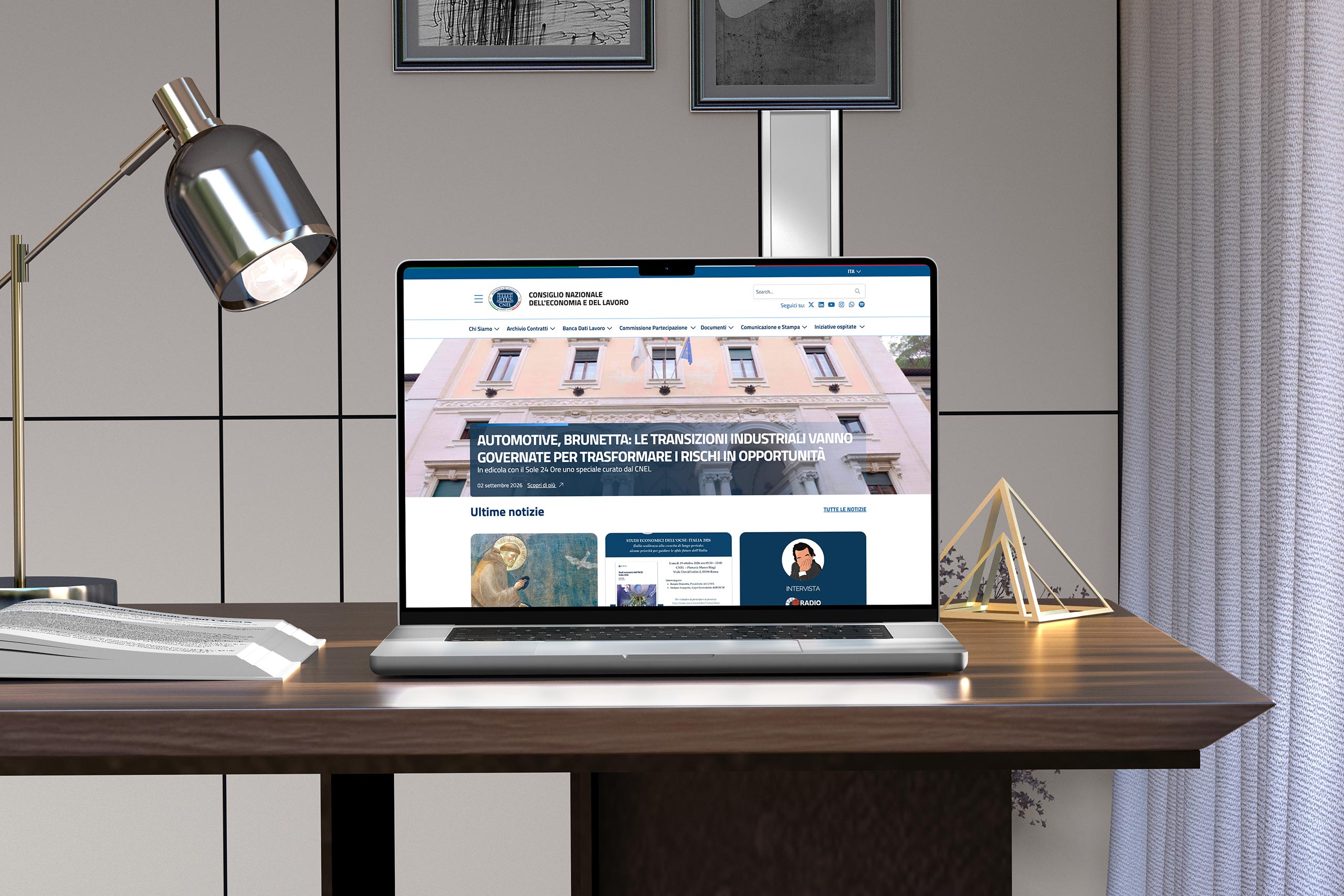 Mockup CNEL pc su scrivania