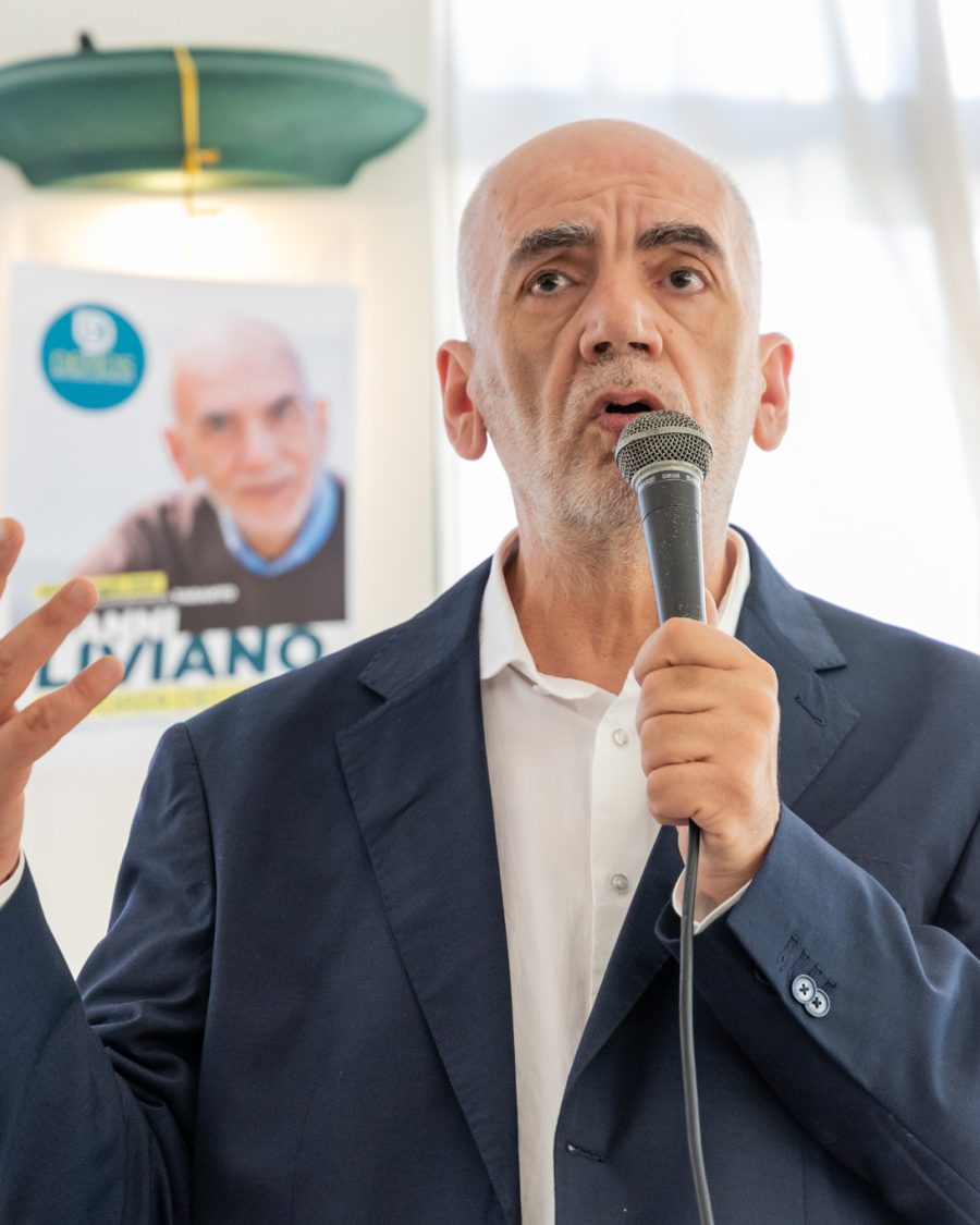 Liviano durante un evento